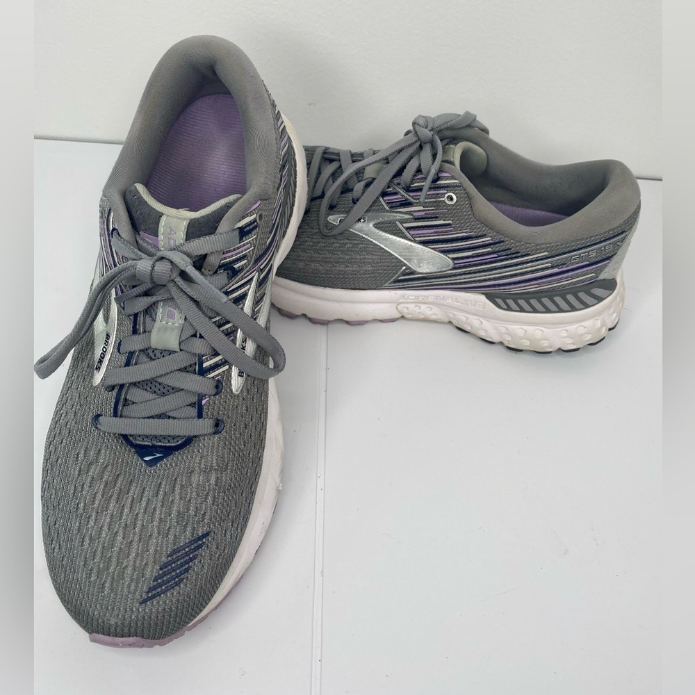 BROOKS Adrenaline GTS 19 Running Women's Gray Athletic Shoes